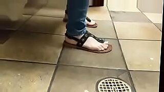 girl masturbade in toilet