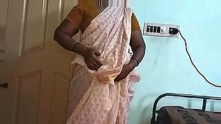 download seelip tamil aunty hot sexy videos