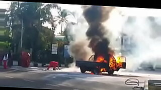 melayu tudung putih main kat tangga