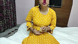 indian girl chest hindi