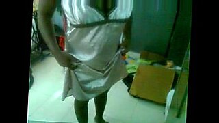 removing girls dress sexily